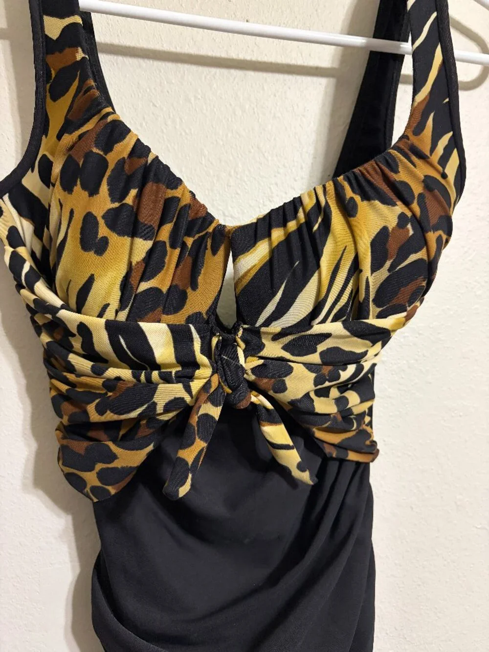 Miraclesuit Escape Leopard Print One Piece Swimsuit Size 8